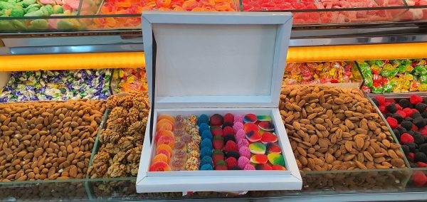 حلويات مشكل   Bonbons assortis